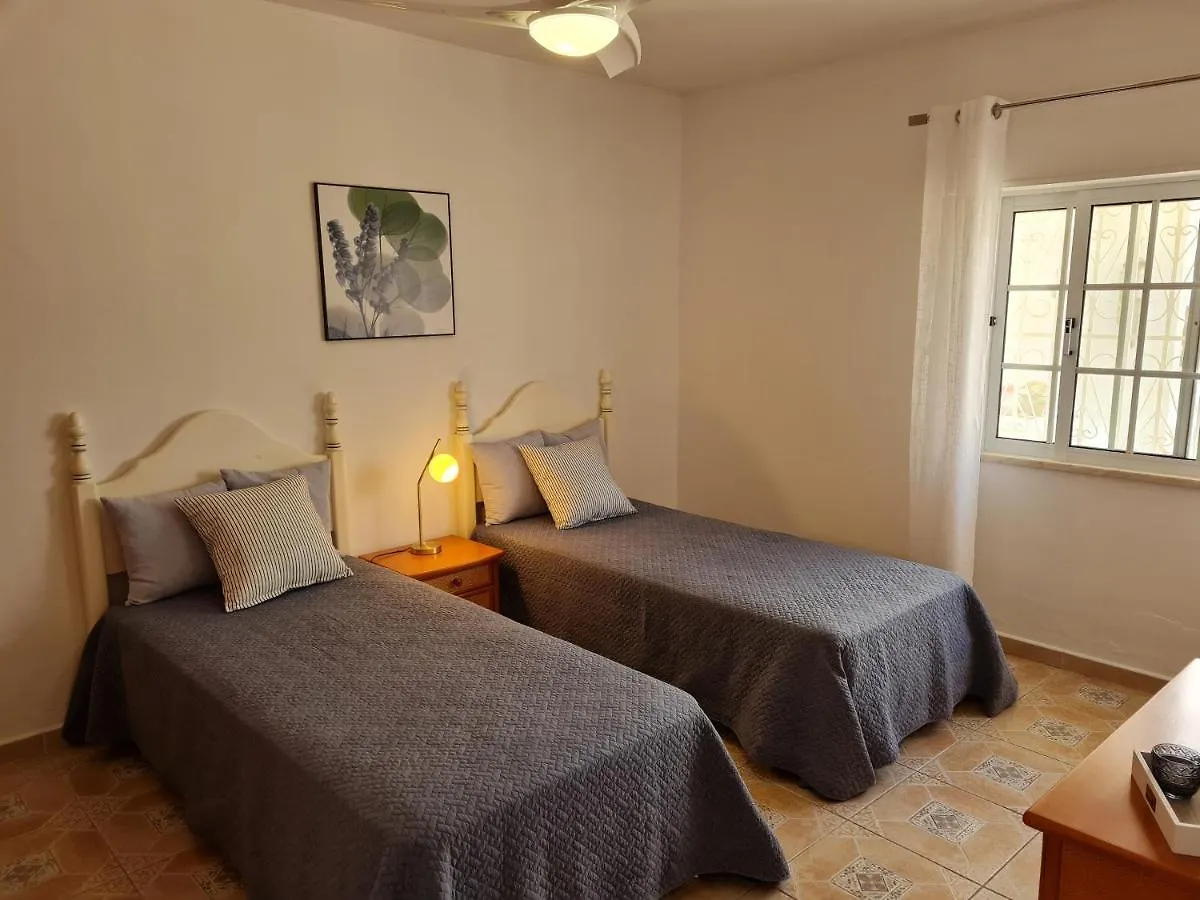 Apartment Lorarno, 5 Minuten Vom Strand Carvoeiro